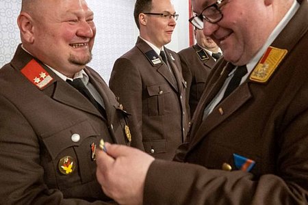 Roman Wagner erhält das Verdienstzeichen NÖ LFV 3. Klasse in Bronze