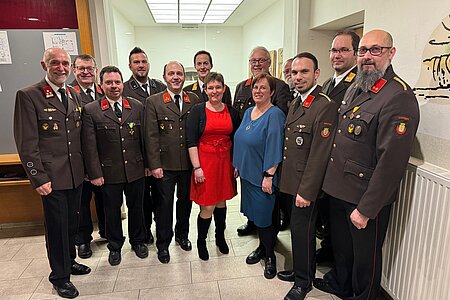 vlnr: Bgm. Josef Schaden, Hermann Bachtrog, Markus Koppensteiner, Michael Fichtinger, Wolfgang Weitzenböck, Benedikt Strasser, Anita Weixelbaum, Franz & Heidemarie Danzinger, Erwin Hofbauer, Thomas Kaufmann, Franz Thaler, Martin Fandl