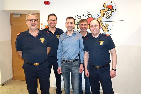 Der Jubilar im Kreis des Kommandos. vlnr Anton Hipp, Christian Hipp, Thomas Ruß, Walter Hipp und Wolfgang Weitzenböck