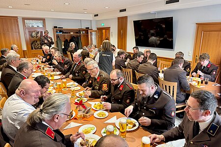 Die Gemeinde lud zum gemeinsamem Mittagstisch