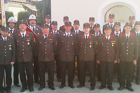 Feuerwehrkurat P. Daniel feierte mit den Kameraden der FF Sallingstadt das Fest des Schutzpatrones der Feuerwehr